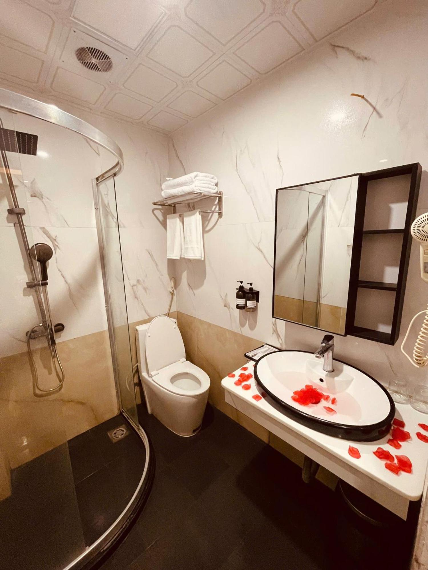 Khách sạn Nam Cuong X 3*